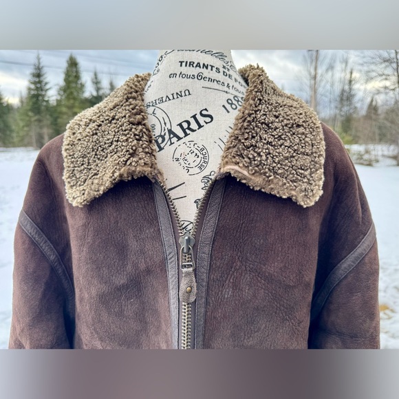 ✨ Vintage Danier Essentials Shearling Jacket ✨ - Picture 8 of 17